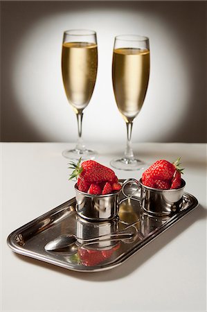 refine (to make more elegant) - Champagne and strawberries for Two Stock Photo - Premium Royalty-Free, Code: 652-06819091