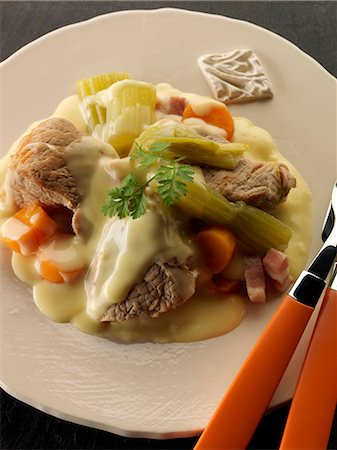 simsearch:652-05807406,k - Veal Blanquette Stock Photo - Premium Royalty-Free, Code: 652-07655123
