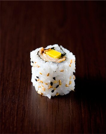 Eel and mango Californian makis Stock Photo - Premium Royalty-Free, Code: 652-07655737