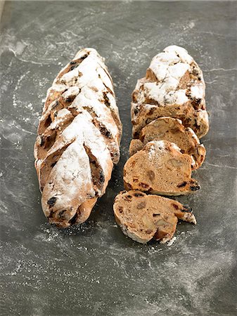 rye bread - Rye bread with raisins and walnuts Stock Photo - Premium Royalty-Free, Code: 652-07655791