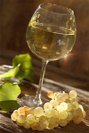 glass of white Bourgogne wine Stock Photo - Premium Royalty-Free, Code: 652-01669194