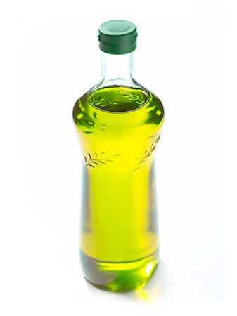 simsearch:825-02306931,k - Bottle of olive oil Stock Photo - Premium Royalty-Free, Code: 652-03634390