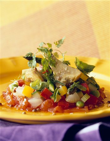 Young vegetable tartare Foto de stock - Sin royalties Premium, Código: 652-03634727