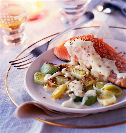 simsearch:825-03627010,k - Salmon cooked on one side and leek fondue Stock Photo - Premium Royalty-Free, Code: 652-03633164