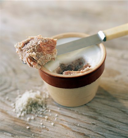 simsearch:652-03804848,k - Potted rillettes Stock Photo - Premium Royalty-Free, Code: 652-03633373