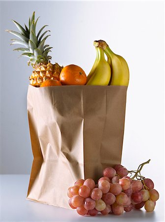 Fruit in a brown paper bag Stock Photo - Premium Royalty-Free, Code: 652-03804605