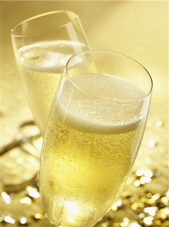 simsearch:825-05985931,k - Champagne Stock Photo - Premium Royalty-Free, Code: 652-03800489