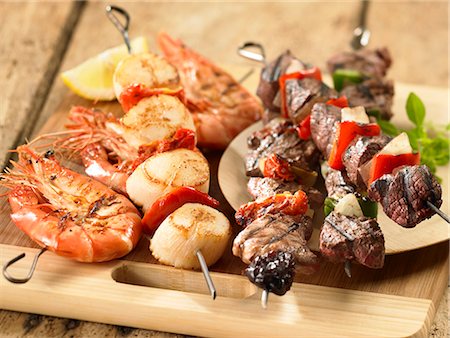simsearch:825-05985428,k - Assorted grilled skewers Stock Photo - Premium Royalty-Free, Code: 652-03802271