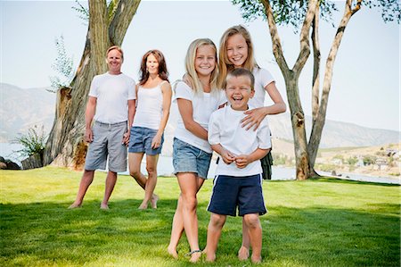 Outdoor portrait of family of five Stock Photo - Premium Royalty-Free, Code: 673-06025459