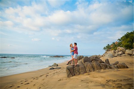 simsearch:673-06964643,k - Romantic young couple on beach Stock Photo - Premium Royalty-Free, Code: 673-06964780