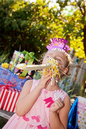 simsearch:673-03826592,k - Young girl in birthday party outfit Stock Photo - Premium Royalty-Free, Code: 673-06964857