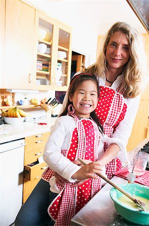 Portrait de la mère et l'enfant ensemble de cuisson Photographie de stock - Premium Libres de Droits, Code: 673-02139081