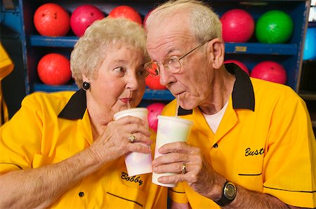 recreational sports league - Bowling couple enjoying beverages Stock Photo - Premium Royalty-Free, Code: 673-02139208