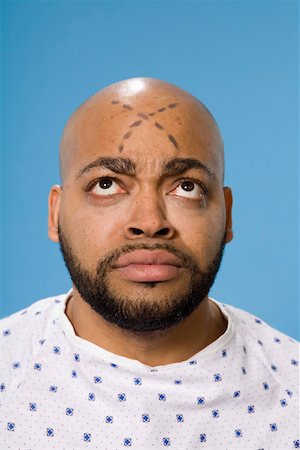 Male patient with X on forehead Stock Photo - Premium Royalty-Free, Code: 673-02140994