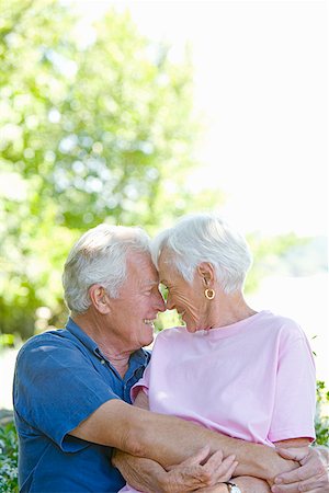 simsearch:673-02140194,k - Senior couple hugging Stock Photo - Premium Royalty-Free, Code: 673-02142886