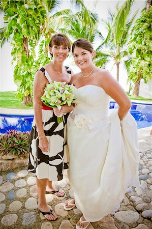 bride and mother outdoors Stock Photo - Premium Royalty-Free, Code: 673-03826513