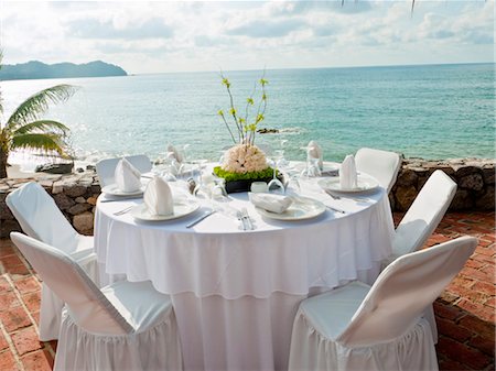 fancy (highly decorated) - table set for formal party outdoors Foto de stock - Sin royalties Premium, Código: 673-03826521