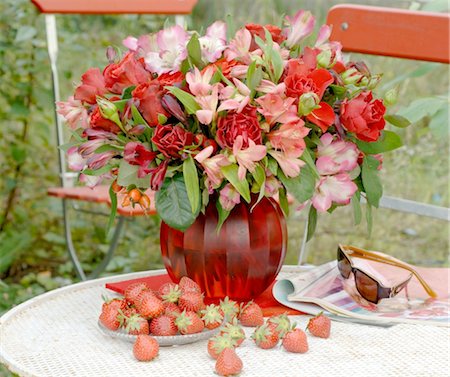 Bunch of summer flowers Stock Photo - Premium Royalty-Free, Code: 689-05610251