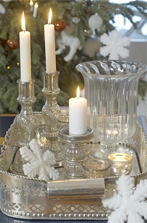 simsearch:628-02953843,k - Burning candles and Christmas decoration Foto de stock - Sin royalties Premium, Código: 689-05610638