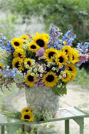 flower bouquet not people - Colorful bunch of flowers with sunflowers Stock Photo - Premium Royalty-Free, Code: 689-05611555