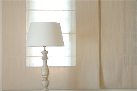 White table lamp Fotografie stock - Premium Royalty-Free, Codice: 689-05611669