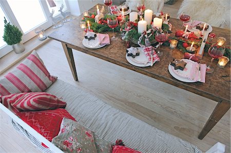 room service - Christmas decoration on table in living room Stock Photo - Premium Royalty-Free, Code: 689-05612048