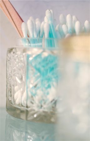 personal care - Cotton buds in glass receptacle Stock Photo - Premium Royalty-Free, Code: 689-05612137