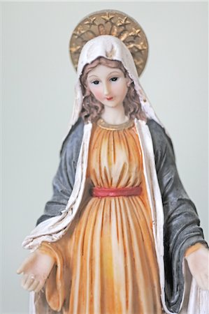 Virgin Mary figurine Stock Photo - Premium Royalty-Free, Code: 689-05612152