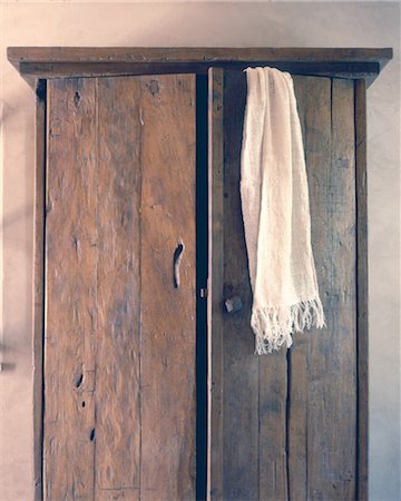 Armoire avec écharpe Photographie de stock - Premium Libres de Droits, Code: 689-05612211