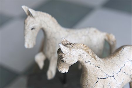 Deux figurines de cheval Photographie de stock - Premium Libres de Droits, Code: 689-05612436