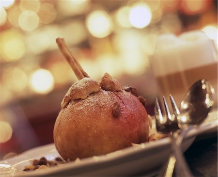 dinnerware - Roast apple Stock Photo - Premium Royalty-Free, Code: 689-05612667