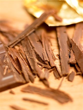 Chipped chocolate bar Stock Photo - Premium Royalty-Free, Code: 689-03124146