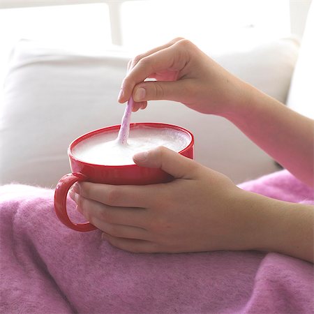 Blanket and warm milk Stock Photo - Premium Royalty-Free, Code: 689-03123873