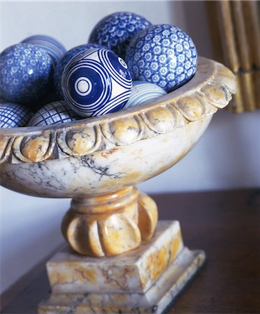 Bowl with blue balls Stock Photo - Premium Royalty-Free, Code: 689-03130354