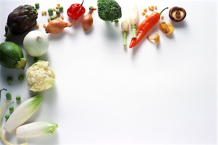 simsearch:640-01354413,k - Assortment of vegetables, viewed from directly above Foto de stock - Sin royalties Premium, Código: 695-05767726