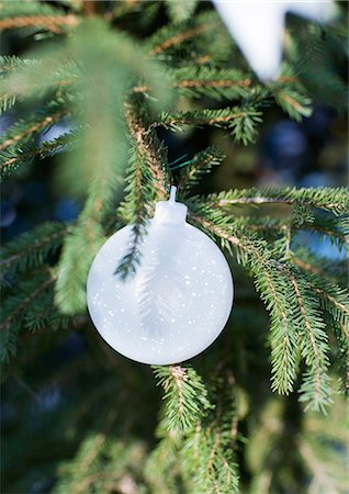 simsearch:632-06118429,k - Christmas decoration on tree, close-up Stock Photo - Premium Royalty-Free, Code: 695-05763015