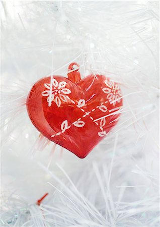 simsearch:633-02418107,k - Heart ornament on white christmas tree Stock Photo - Premium Royalty-Free, Code: 695-05763035