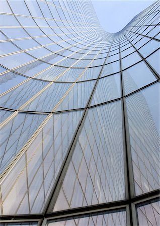 simsearch:614-06624685,k - Skyscraper, low angle, abstract view Fotografie stock - Premium Royalty-Free, Codice: 695-05763994