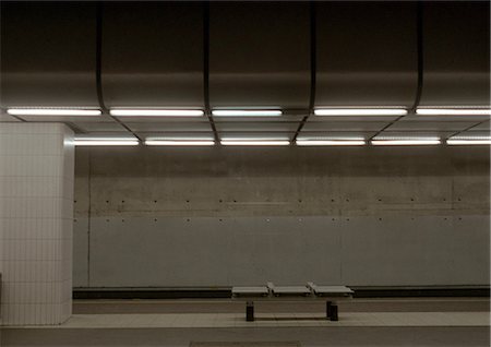 Deserted subway platform Stock Photo - Premium Royalty-Free, Code: 695-05777247