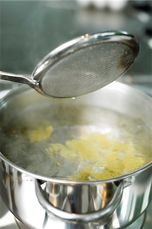 Cooking pasta Stock Photo - Premium Royalty-Free, Code: 695-05770935
