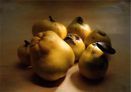 quince - Quinces, close-up Stock Photo - Premium Royalty-Free, Code: 695-05773137