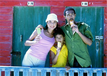 sucking - Family eating ice cream Stock Photo - Premium Royalty-Free, Code: 695-05773977