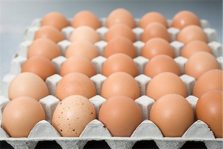 egg box - Fresh eggs Stock Photo - Premium Royalty-Free, Code: 695-05780068