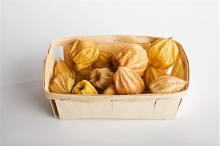 food in containers - Cape gooseberry (Physalis peruviana) Stock Photo - Premium Royalty-Free, Code: 695-05780103