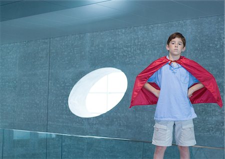 simsearch:695-05768235,k - Boy wearing red cape Stock Photo - Premium Royalty-Free, Code: 695-03373943