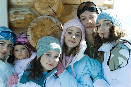 simsearch:696-03401677,k - Young friends wearing winter clothing, portrait Stock Photo - Premium Royalty-Free, Code: 695-03389276