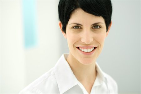 simsearch:632-05401320,k - Portrait of young business woman Stock Photo - Premium Royalty-Free, Code: 695-03380377