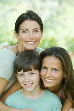 simsearch:695-05769087,k - Portrait of mother with teenage daughter and son Stock Photo - Premium Royalty-Free, Code: 695-03380388