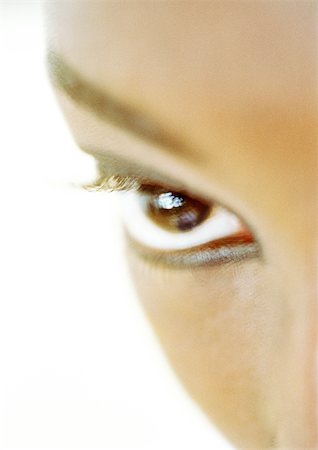 simsearch:649-07436630,k - Woman's brown eye, blurred close up. Stock Photo - Premium Royalty-Free, Code: 695-03383066