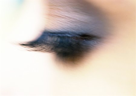 eyelid - Avec ombre à paupières, les yeux fermés de la femme en gros plan Photographie de stock - Premium Libres de Droits, Code: 695-03383129